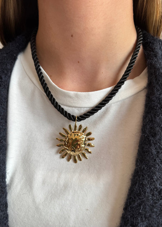 Collier Sun